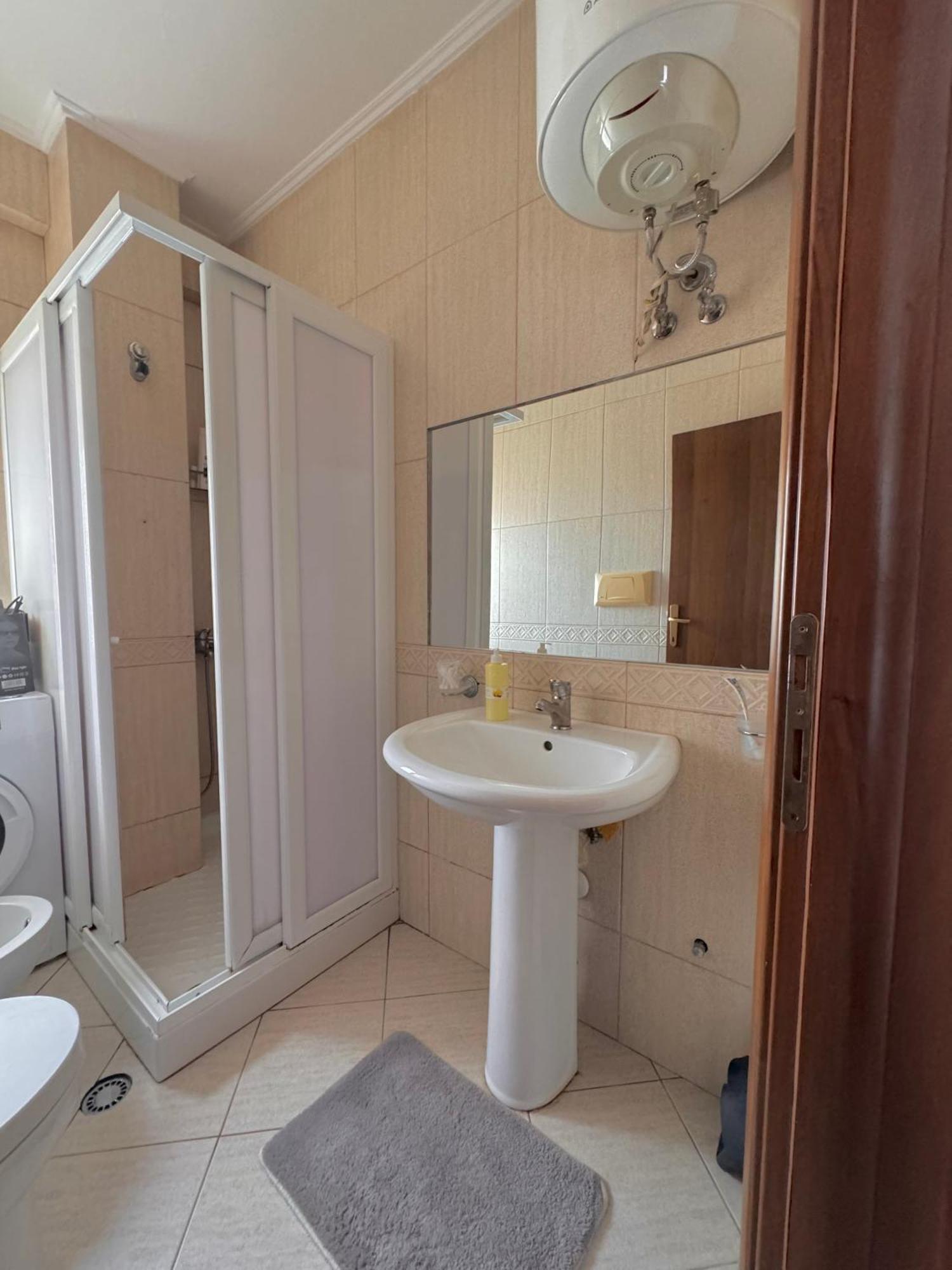 Tirana Vibes Apartment Bagian luar foto